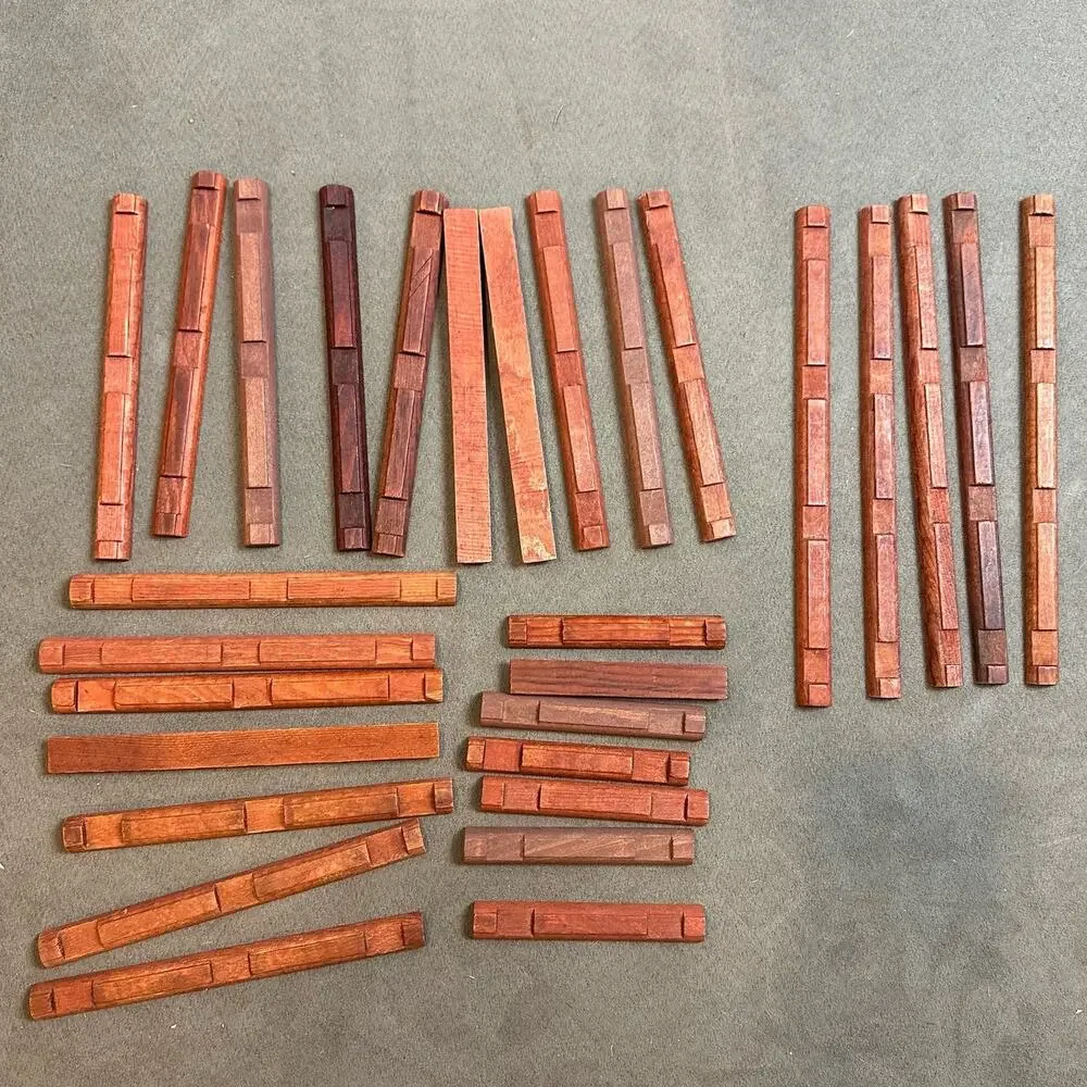 Lincoln Logs Vintage Lot of 29 Half Round Pieces Red Brown 2 3 4 Notch